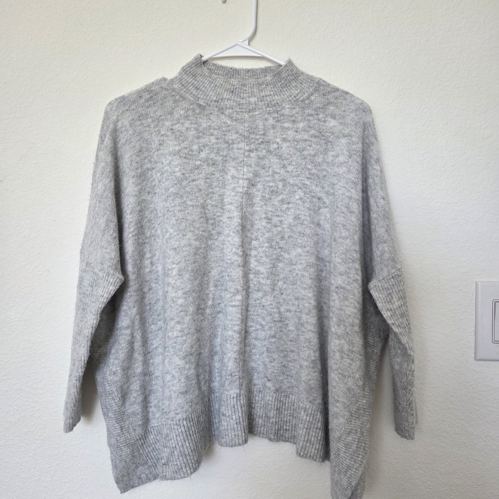 LOFT Gray Boxy Mockneck Sweater Size M Petite